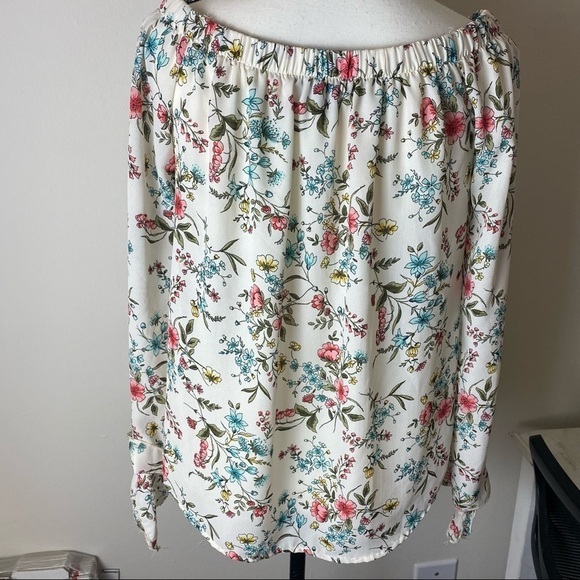 One💓 Clothing Los Angeles Floral Off-shoulders‎ - Picture 7 of 8